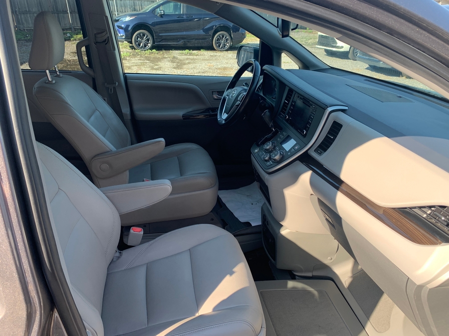PRE OWNED 2020 Toyota Sienna XLE