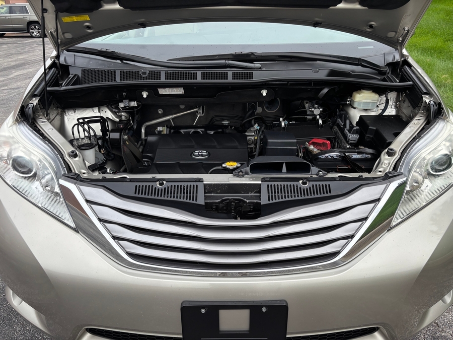 PRE OWNED 2016 Toyota Sienna XLE