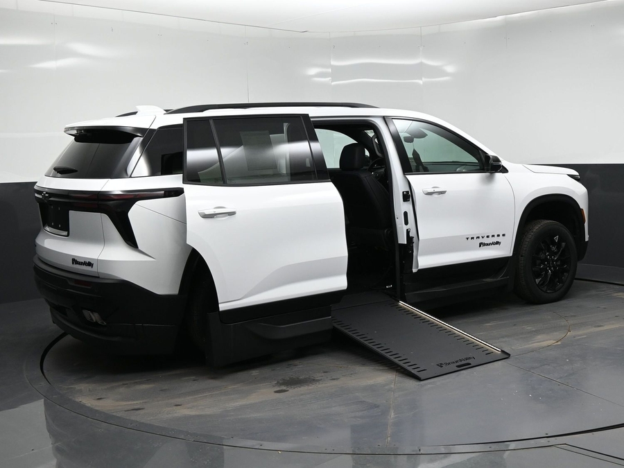 New 2026 Chevrolet Traverse 1LT Midnight