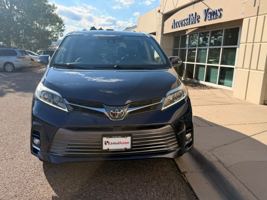 PRE OWNED 2018 Toyota Sienna XLE