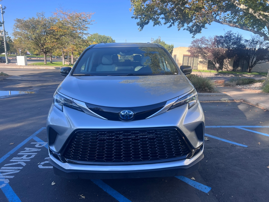 PRE OWNED 2023 Toyota Sienna XSE