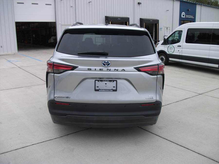 PRE OWNED 2022 Toyota Sienna XLE