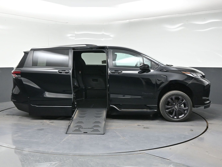 New 2026 Toyota Sienna XSE Sport