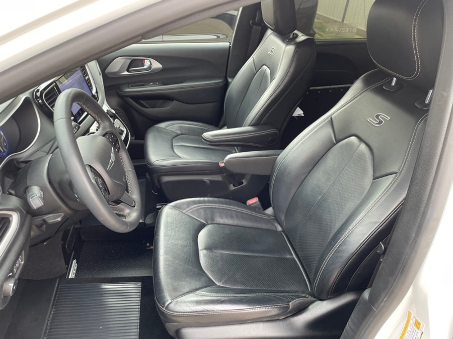 PRE OWNED 2022 Chrysler Pacifica Touring L