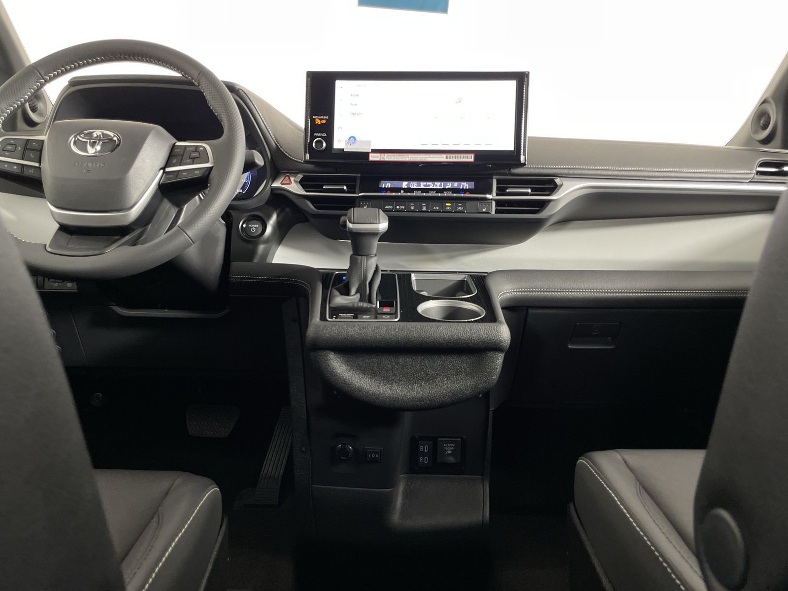 2025 Toyota Sienna XSE - Photo 17