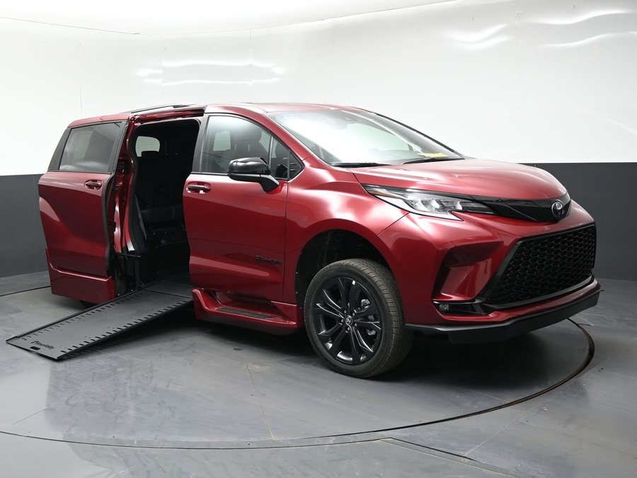 New 2026 Toyota Sienna XSE Sport