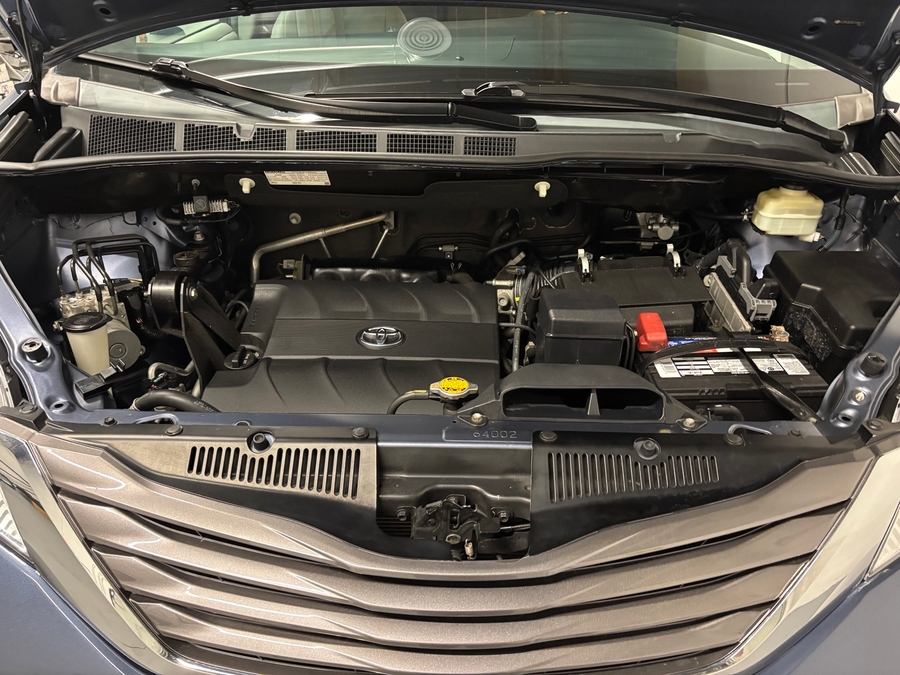 PRE OWNED 2015 Toyota Sienna XLE