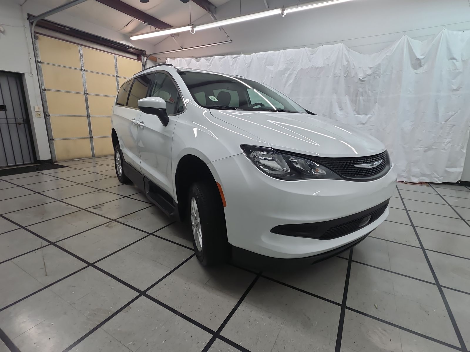 2021 Chrysler Voyager LXI