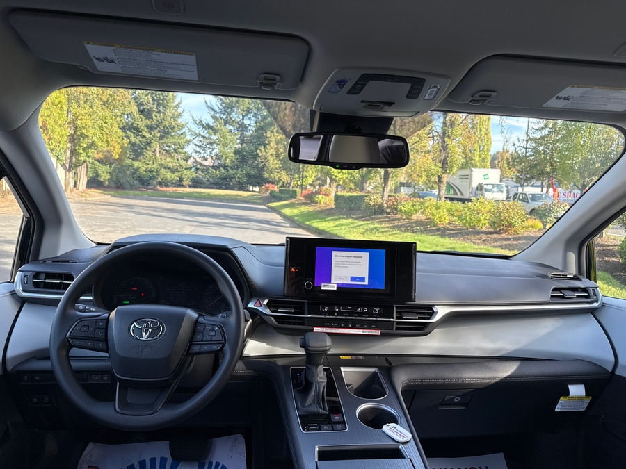New 2026 Toyota Sienna LE