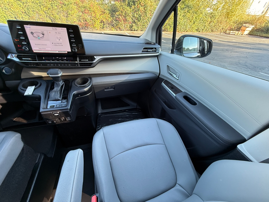 PRE OWNED 2024 Toyota Sienna XLE Base