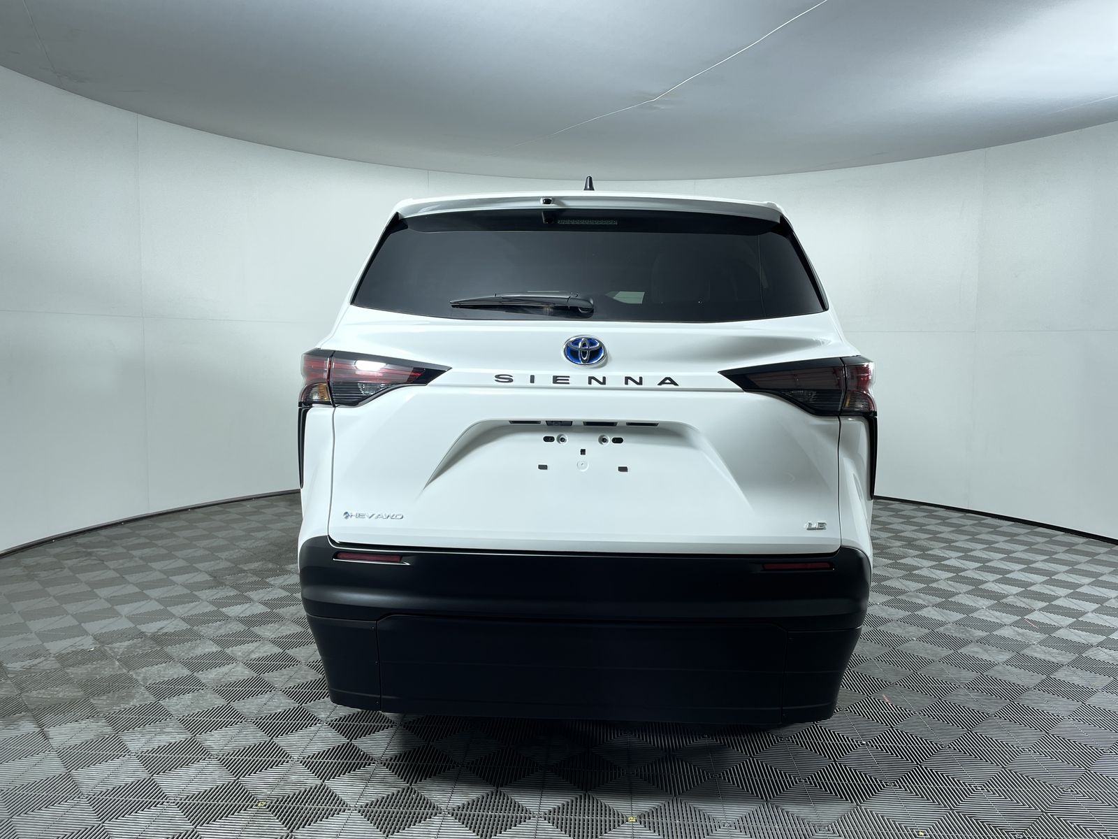 2025 Toyota Sienna LE - Photo 26