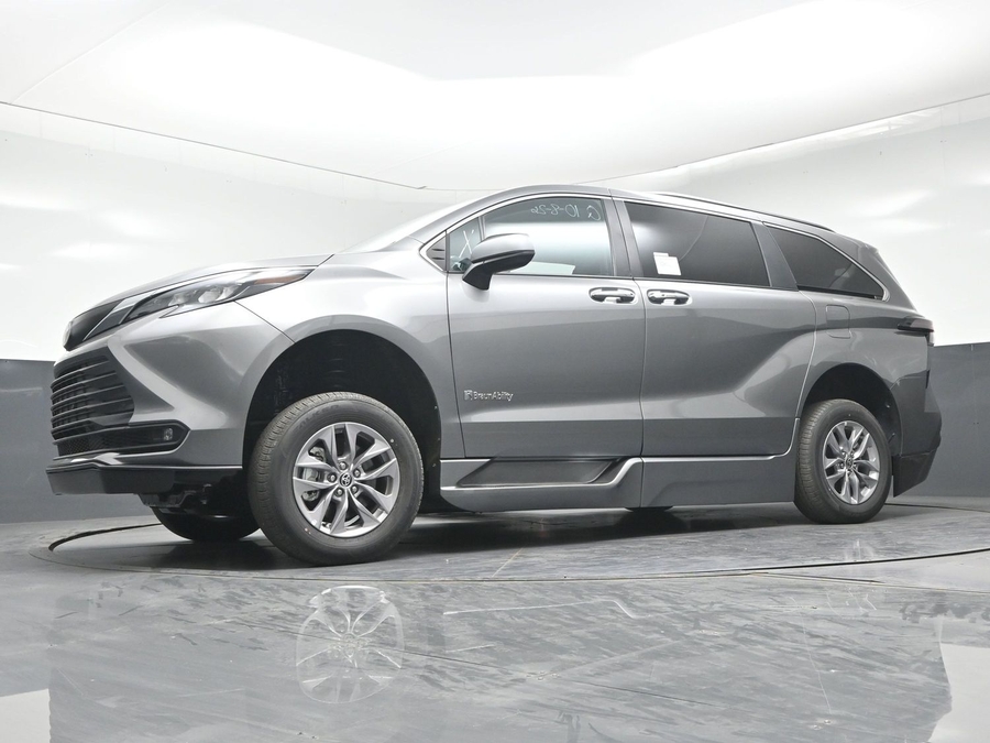 New 2026 Toyota Sienna XLE Add