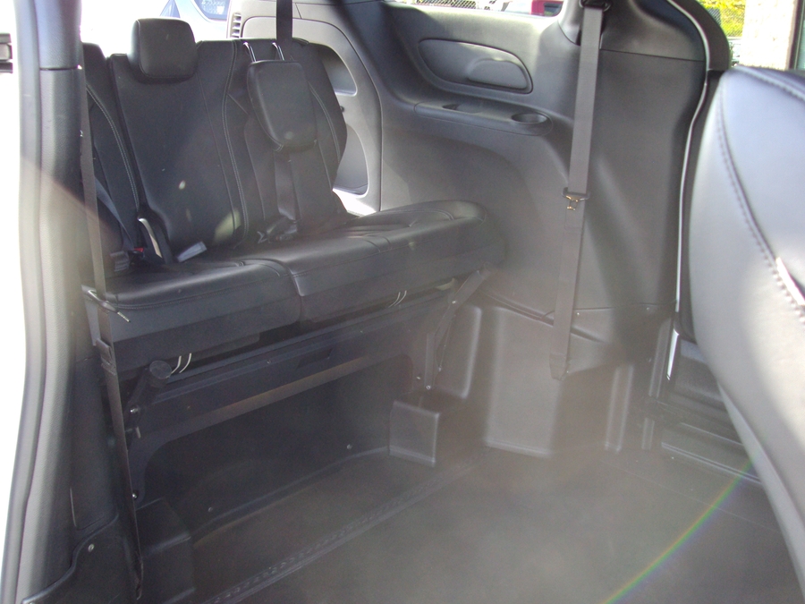 PRE OWNED 2025 Chrysler Pacifica Select Safety