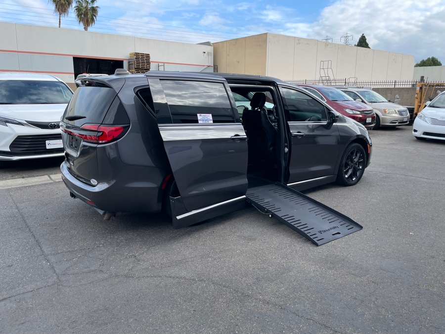 PRE OWNED 2021 Chrysler Pacifica Touring L Sport