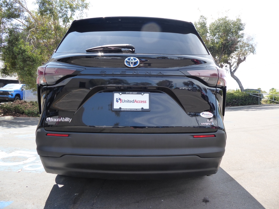 PRE OWNED 2024 Toyota Sienna LE Base