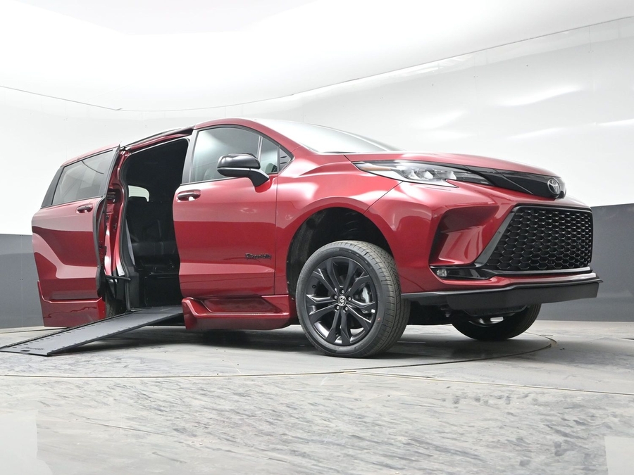 New 2026 Toyota Sienna XSE Sport