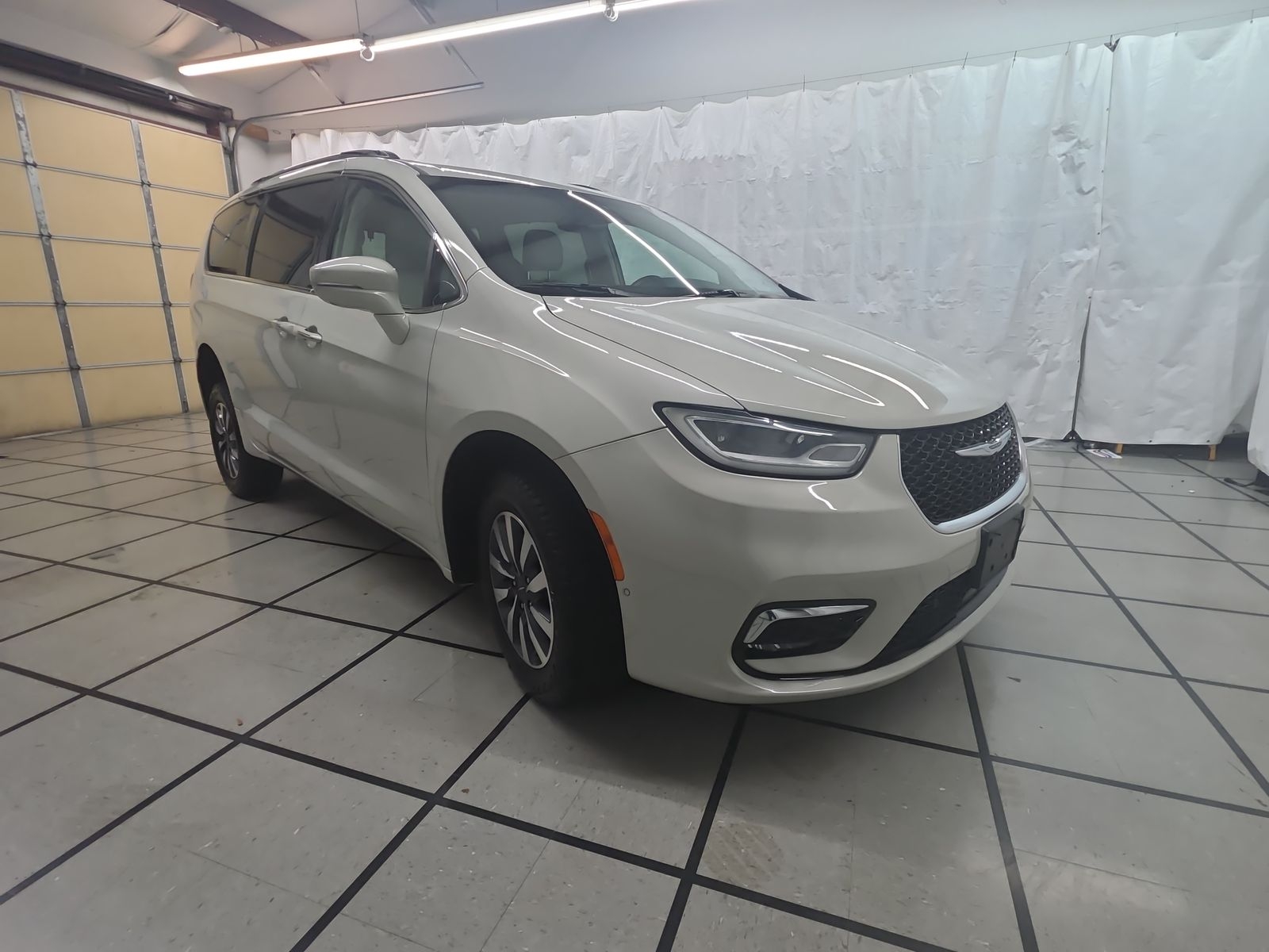 2021 Chrysler Pacifica Touring L's photo