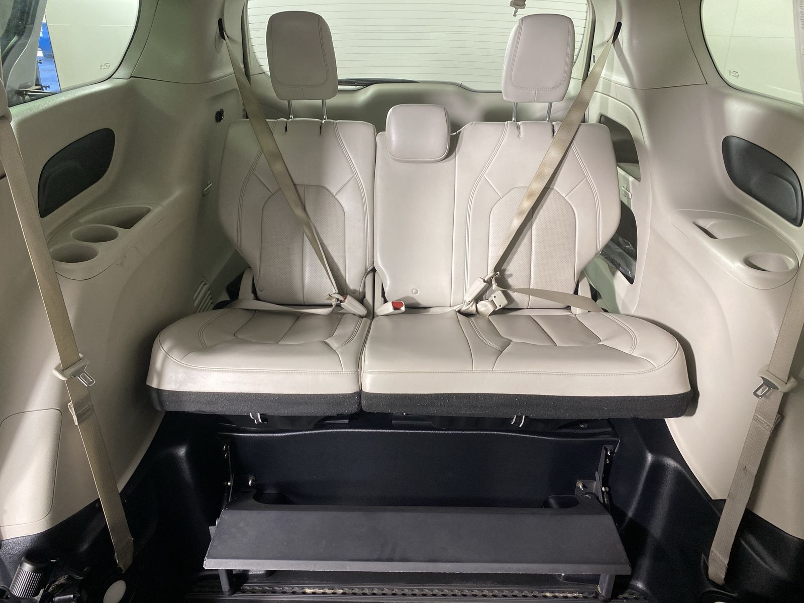 2021 Chrysler Voyager LXI - Photo 7