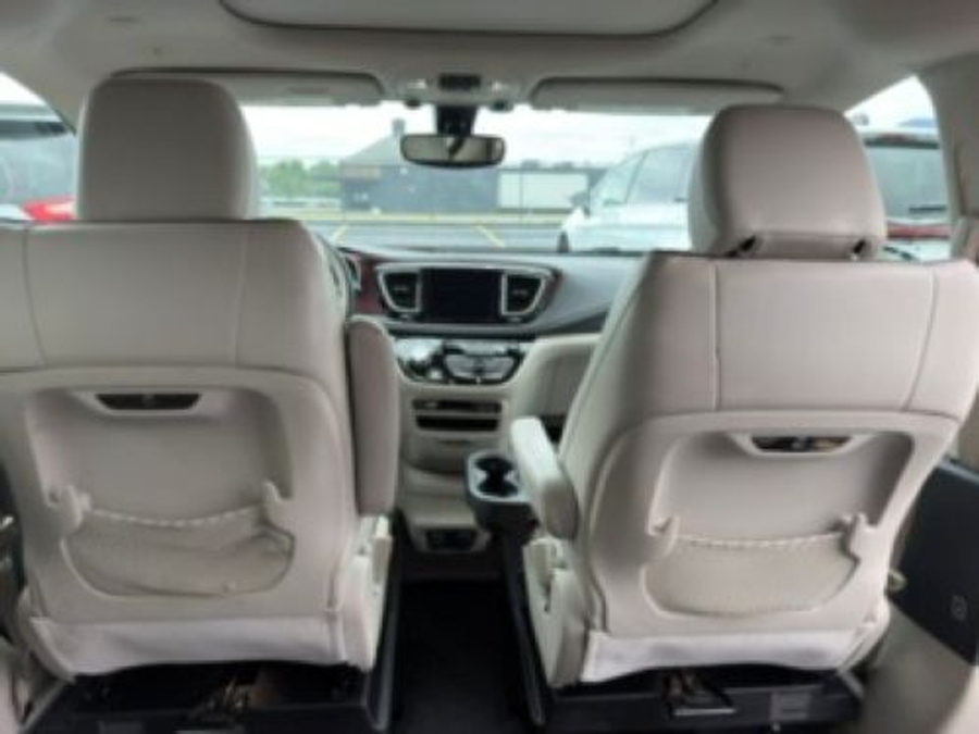 PRE OWNED 2020 Chrysler Pacifica Limited