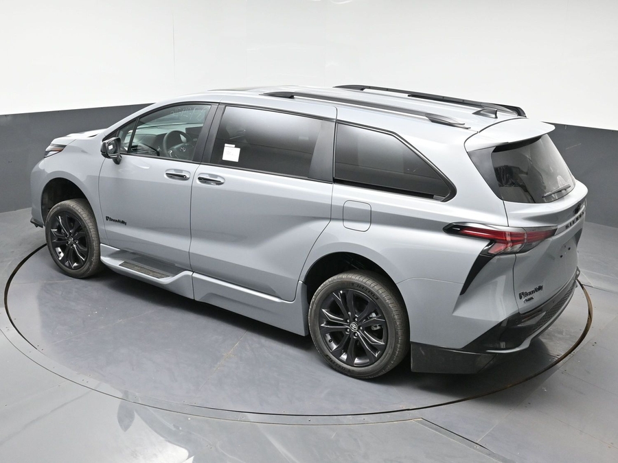 New 2026 Toyota Sienna XSE Sport