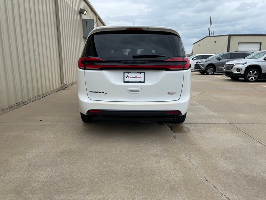 PRE OWNED 2022 Chrysler Pacifica Touring L