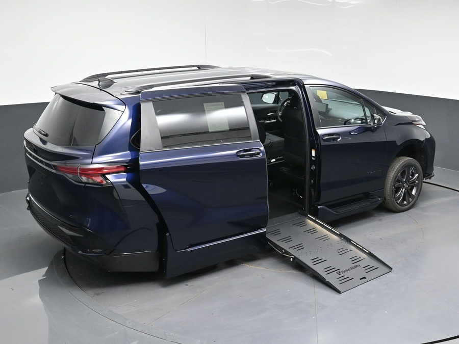New 2026 Toyota Sienna XSE Sport