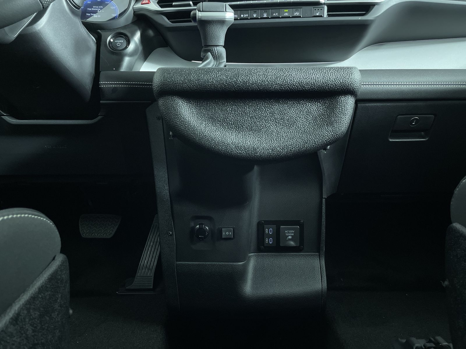 2025 Toyota Sienna XSE - Photo 22