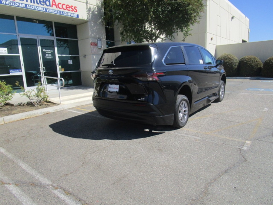 PRE OWNED 2024 Toyota Sienna LE Base