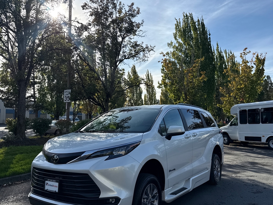 PRE OWNED 2026 Toyota Sienna XLE Add