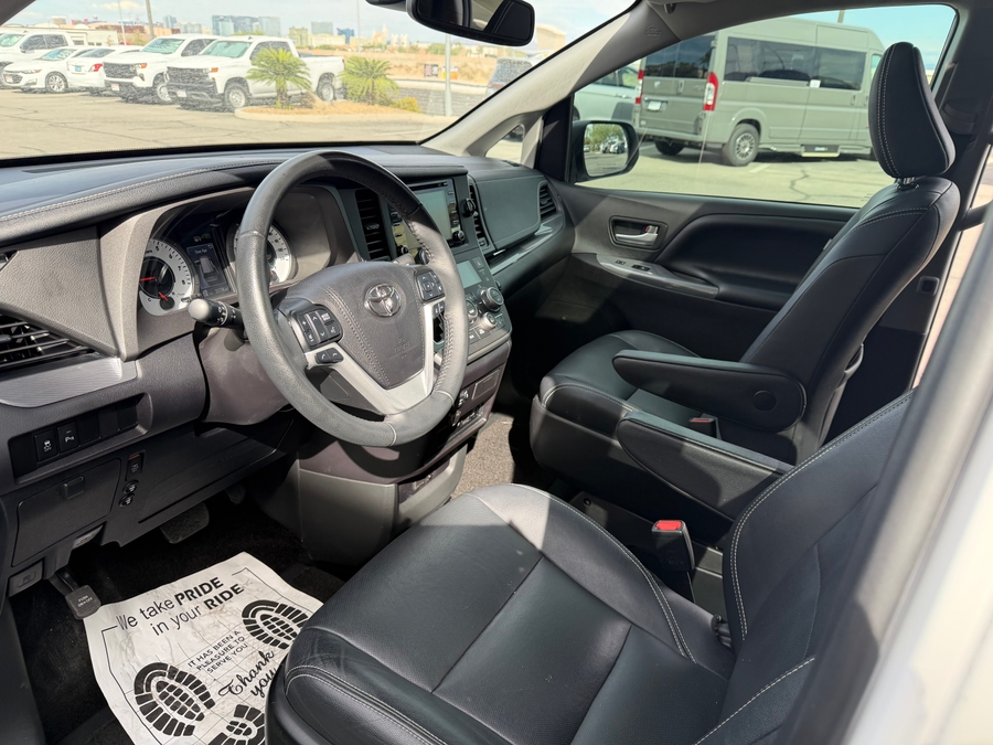 PRE OWNED 2020 Toyota Sienna SE Premium