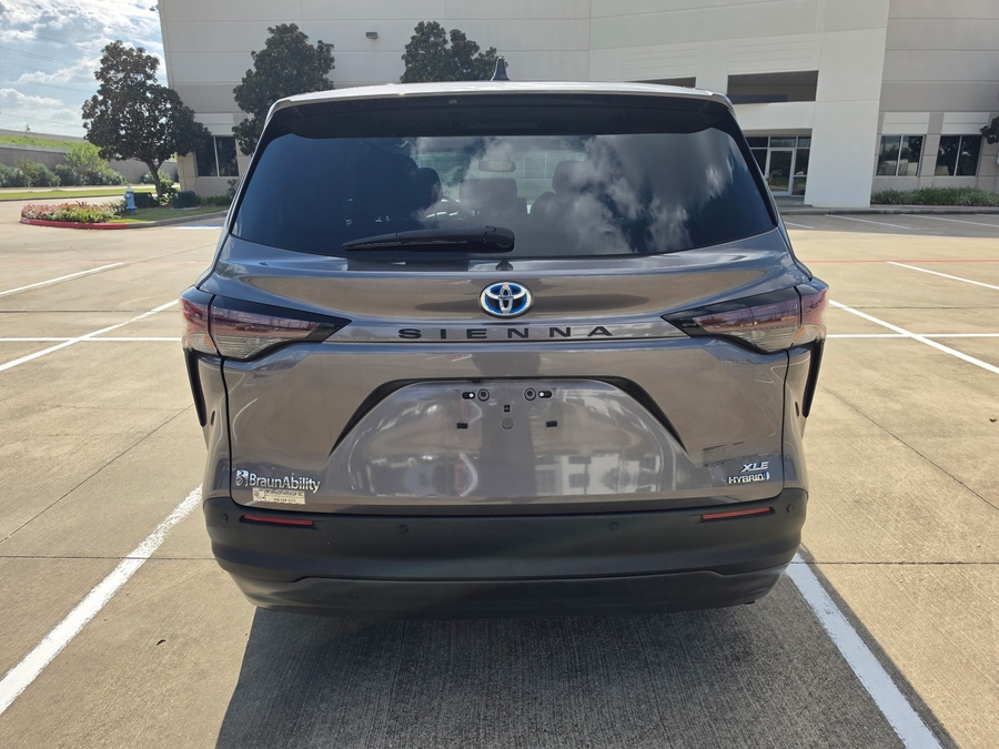 PRE OWNED 2024 Toyota Sienna XLE