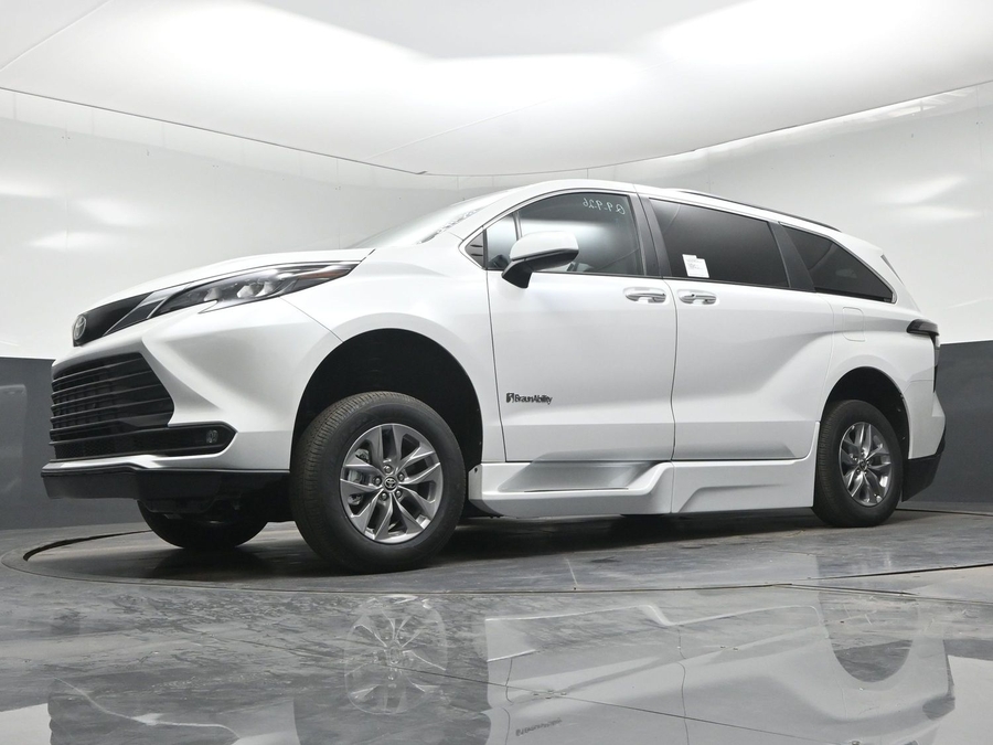 New 2026 Toyota Sienna XLE Add
