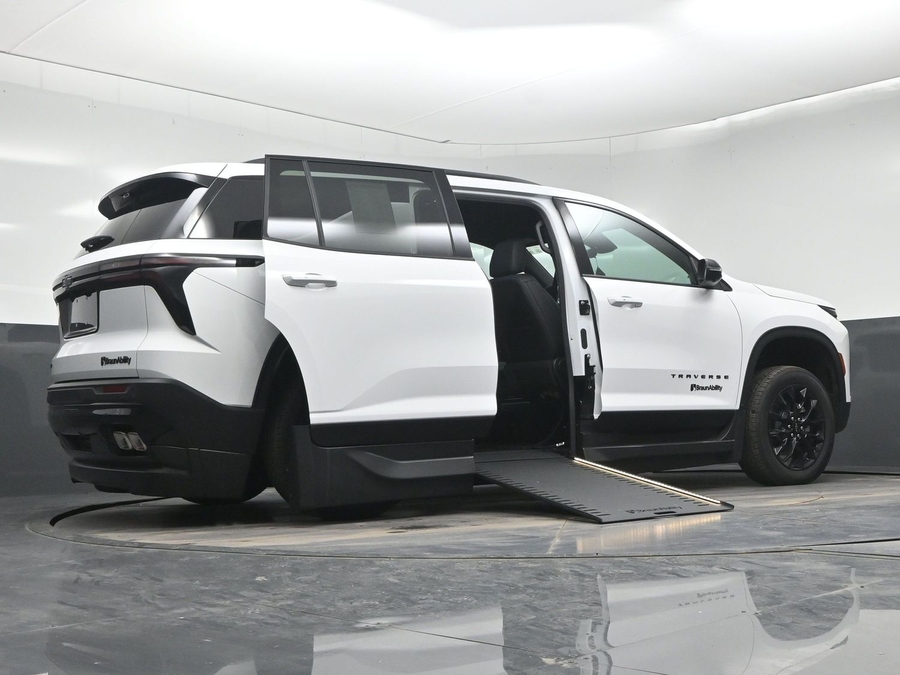 New 2026 Chevrolet Traverse 1LT Midnight