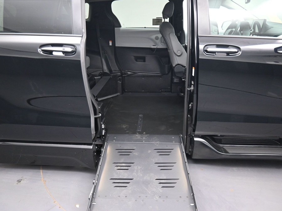 New 2026 Toyota Sienna XLE Add