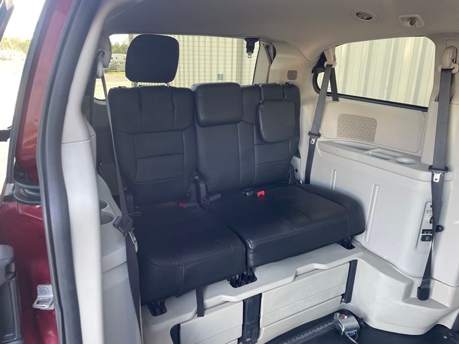 PRE OWNED 2016 Dodge Grand Caravan SXT