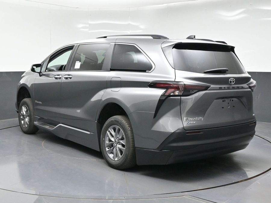 New 2026 Toyota Sienna XLE Add
