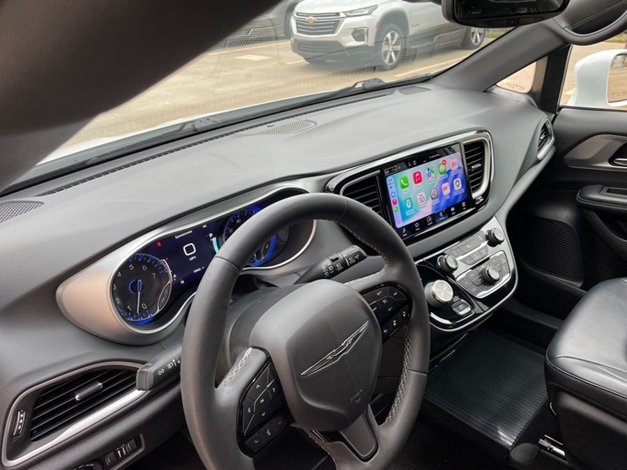 PRE OWNED 2022 Chrysler Pacifica Touring L