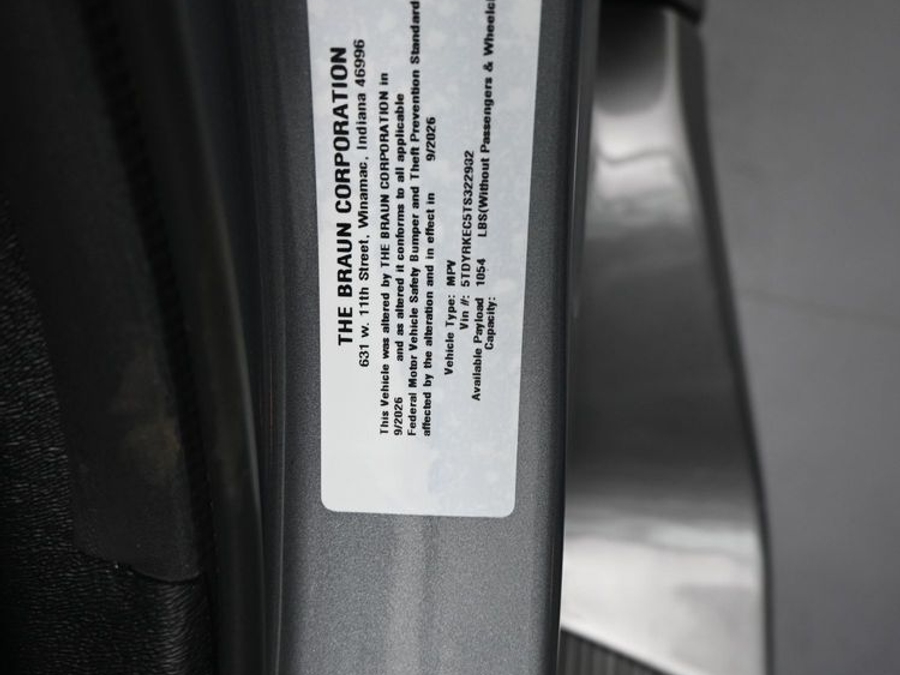 New 2026 Toyota Sienna XLE Base