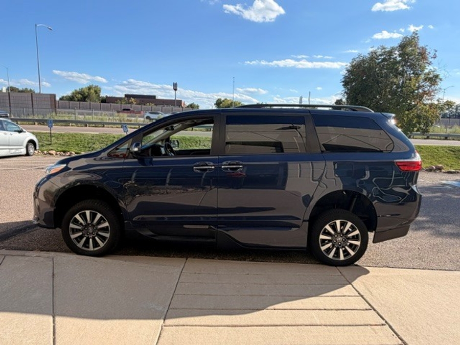PRE OWNED 2018 Toyota Sienna XLE
