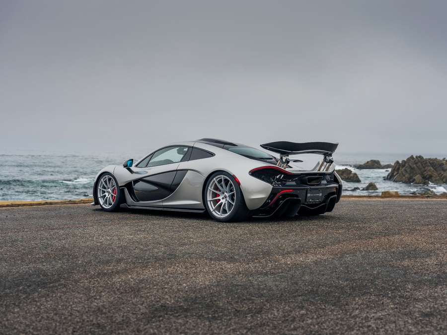 2015 McLaren P1