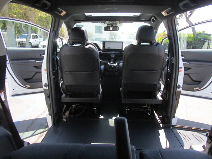 New 2026 Toyota Sienna XSE Sport