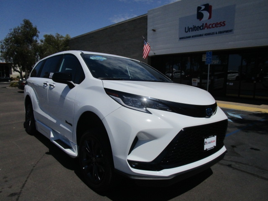 New 2026 Toyota Sienna XSE Sport