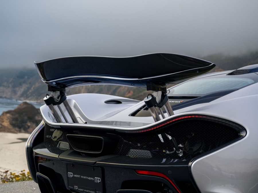 2015 McLaren P1