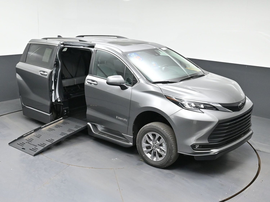 New 2026 Toyota Sienna XLE Add
