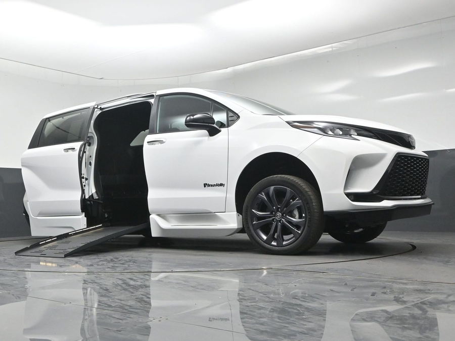 New 2026 Toyota Sienna XSE Sport