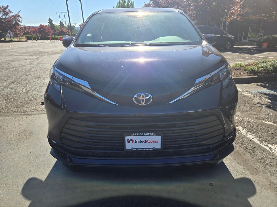 PRE OWNED 2022 Toyota Sienna XLE