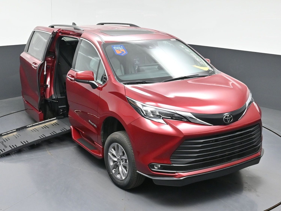 New 2026 Toyota Sienna XLE Add