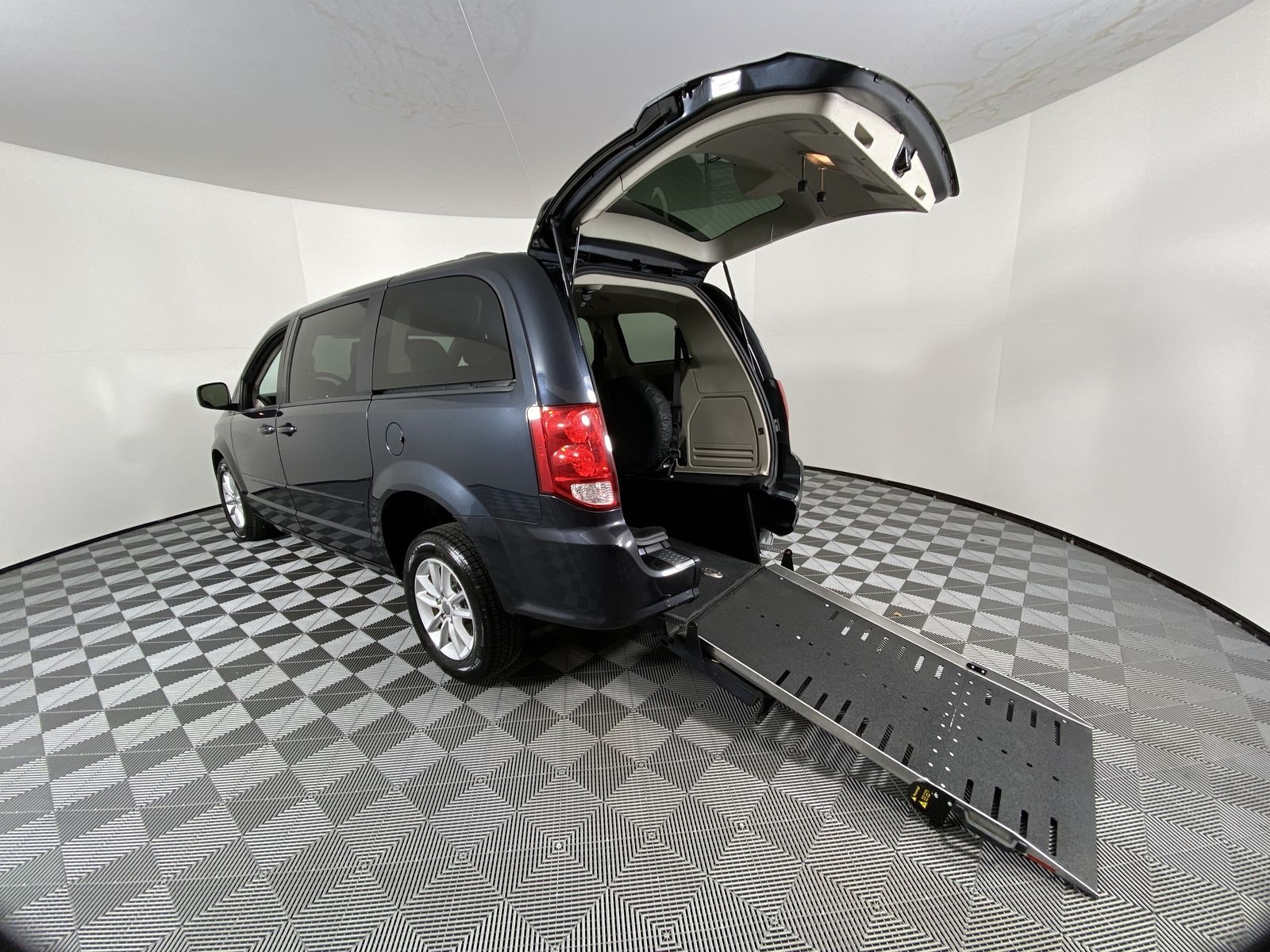 2014 Dodge Grand Caravan's photo