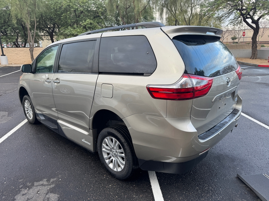 PRE OWNED 2017 Toyota Sienna XLE