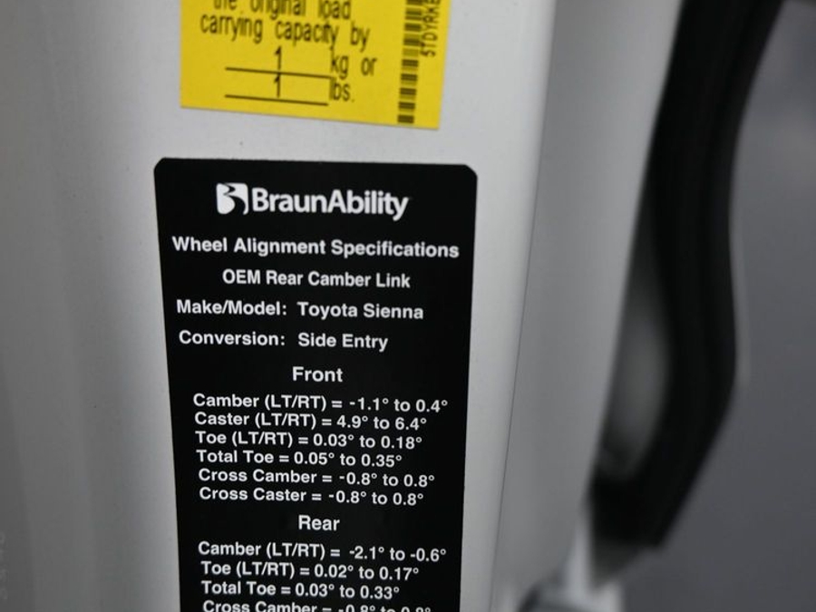 New 2026 Toyota Sienna XLE Base